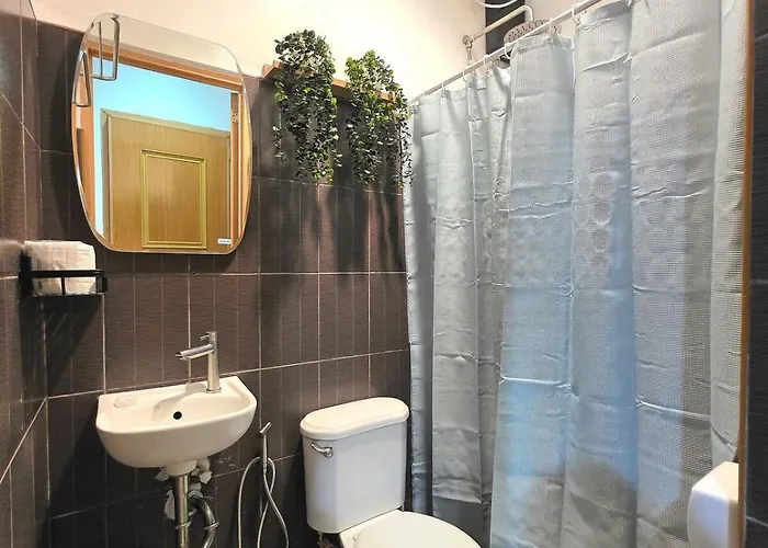 Apartment U6 La Guardia Townhouse 2 Bedroom Near It Park With Free Parking