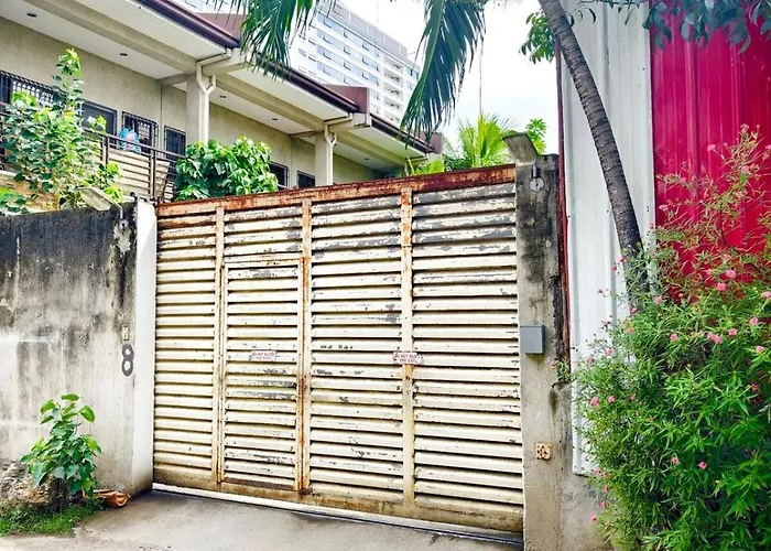 U6 La Guardia Townhouse 2 Bedroom Near It Park With Free Parking Cebu